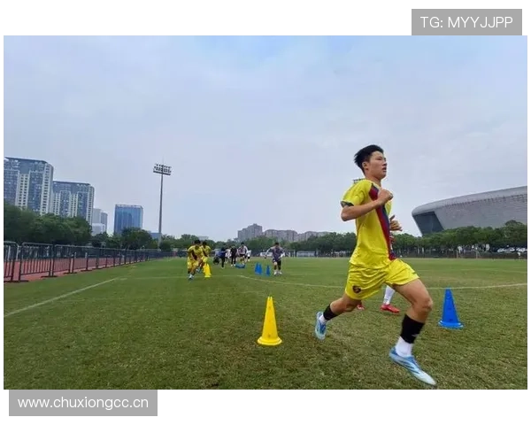 中超精彩赛事全程直播带你深入球场感受激情四溢的足球盛宴 - 副本 - 副本 - 副本